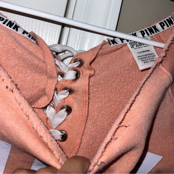 Women’s cropped Victorias Secret PINK t-shirt size large - Picture 3 of 6